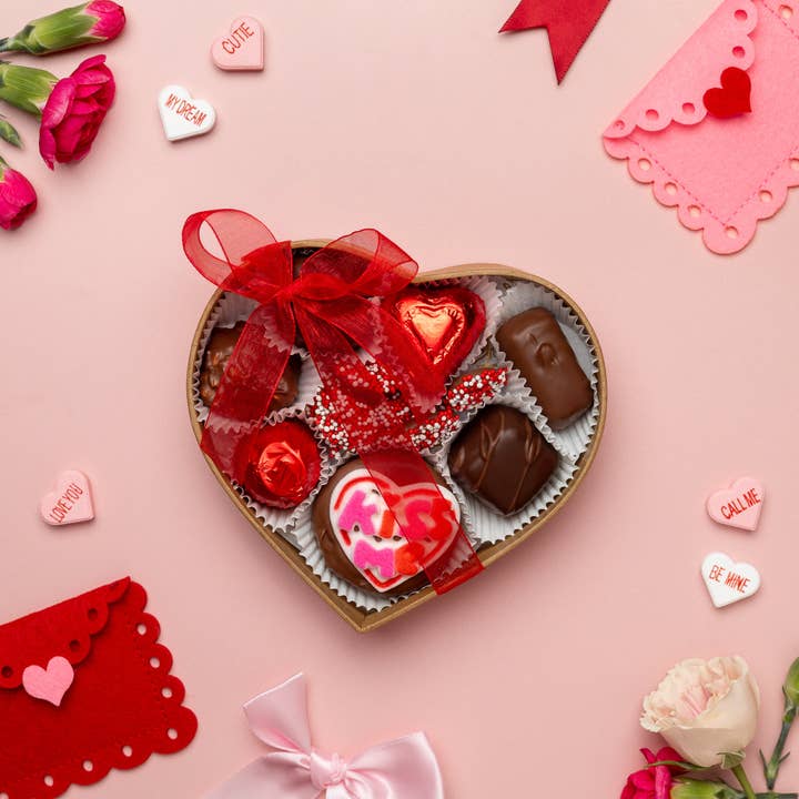 Corrugated Heart Assortment for wholesale by Enjou Chocolat