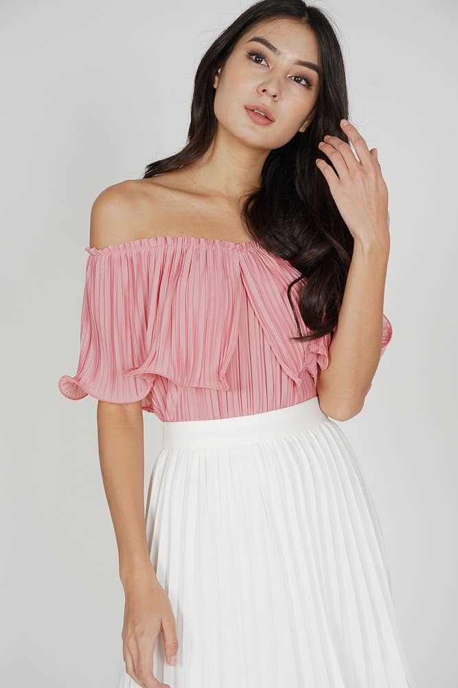 MDS – Großhandel Bluse – Damen – Jubi Rüschen-Top mit Plissee in Rosa1