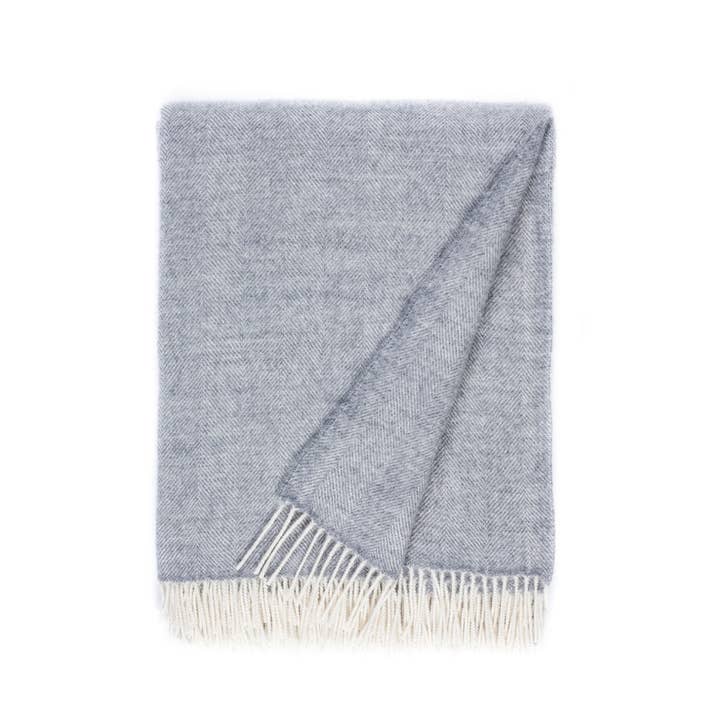 Plaid en laine mérinos extra fine Chevron, chevrons (gris mélangé, 130 x 180 cm) pour la vente par WoolOnly