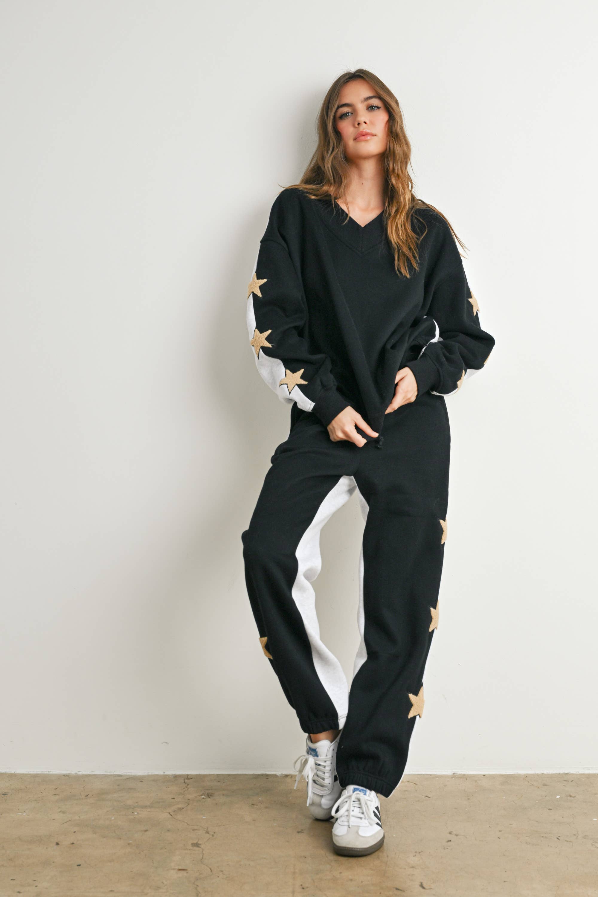 BUTTERMELON – wholesale Lounge Sweatpants/jogging bottoms – Women's – Color Block Sweatpants with Star Detail - BMP757011