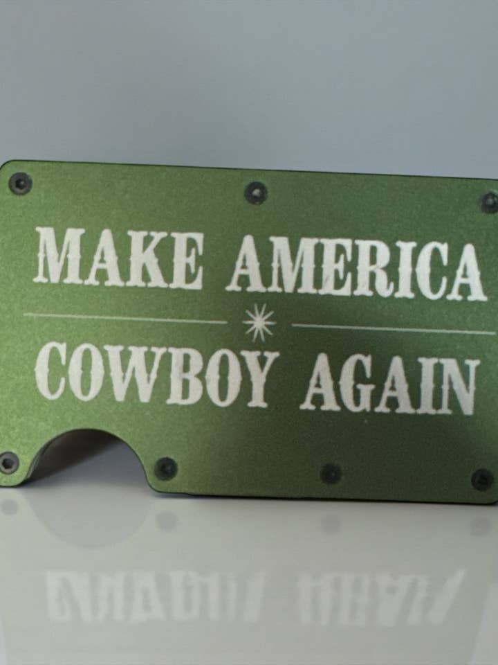 Cartera Haz América Vaquera Otra Vez – Cartera Minimalista de Metal Grabada | Cartera Occidental con Bloqueo RFID para Hombres | Regalo Vaquero | Cartera EDC Campestre para venta al por mayor de Redneckbougie Co