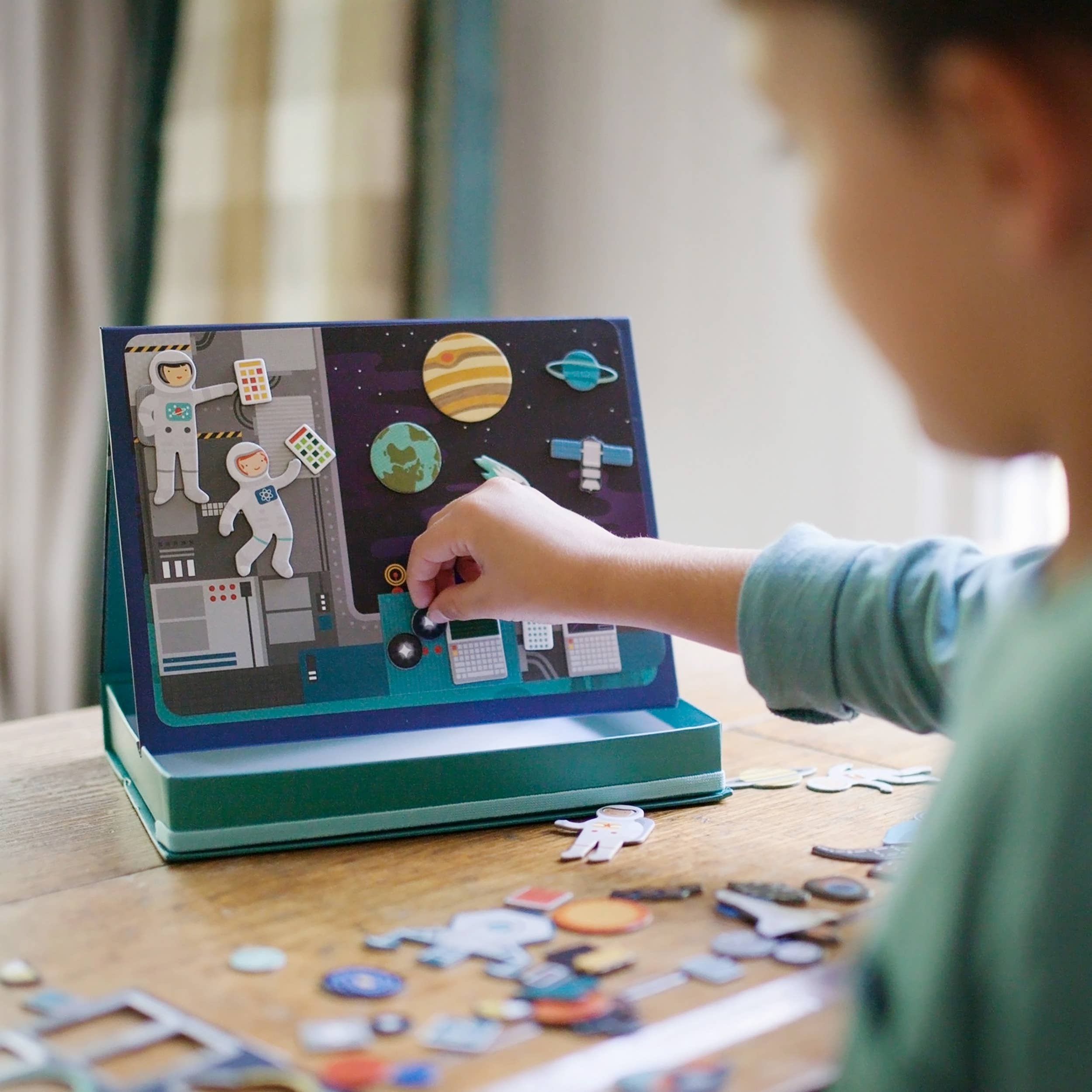 Chronicle Books - Wholesale Toy Set - Kids - Outer Space Magnetic Play Scene2