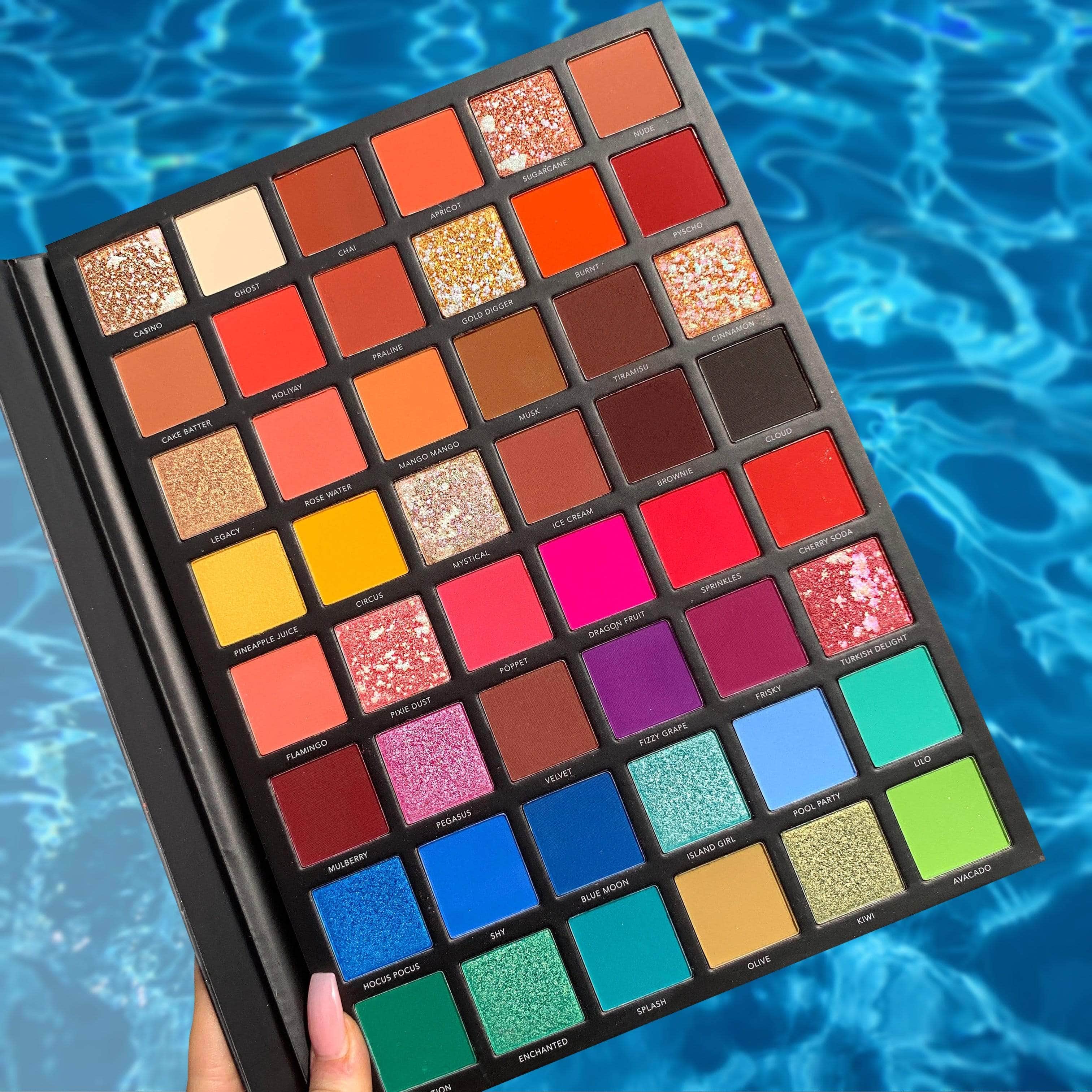 LaRoc Cosmetics - Wholesale Face Makeup Palette - LaRoc Pro The Artistry Book - Professional Makeup Palette7