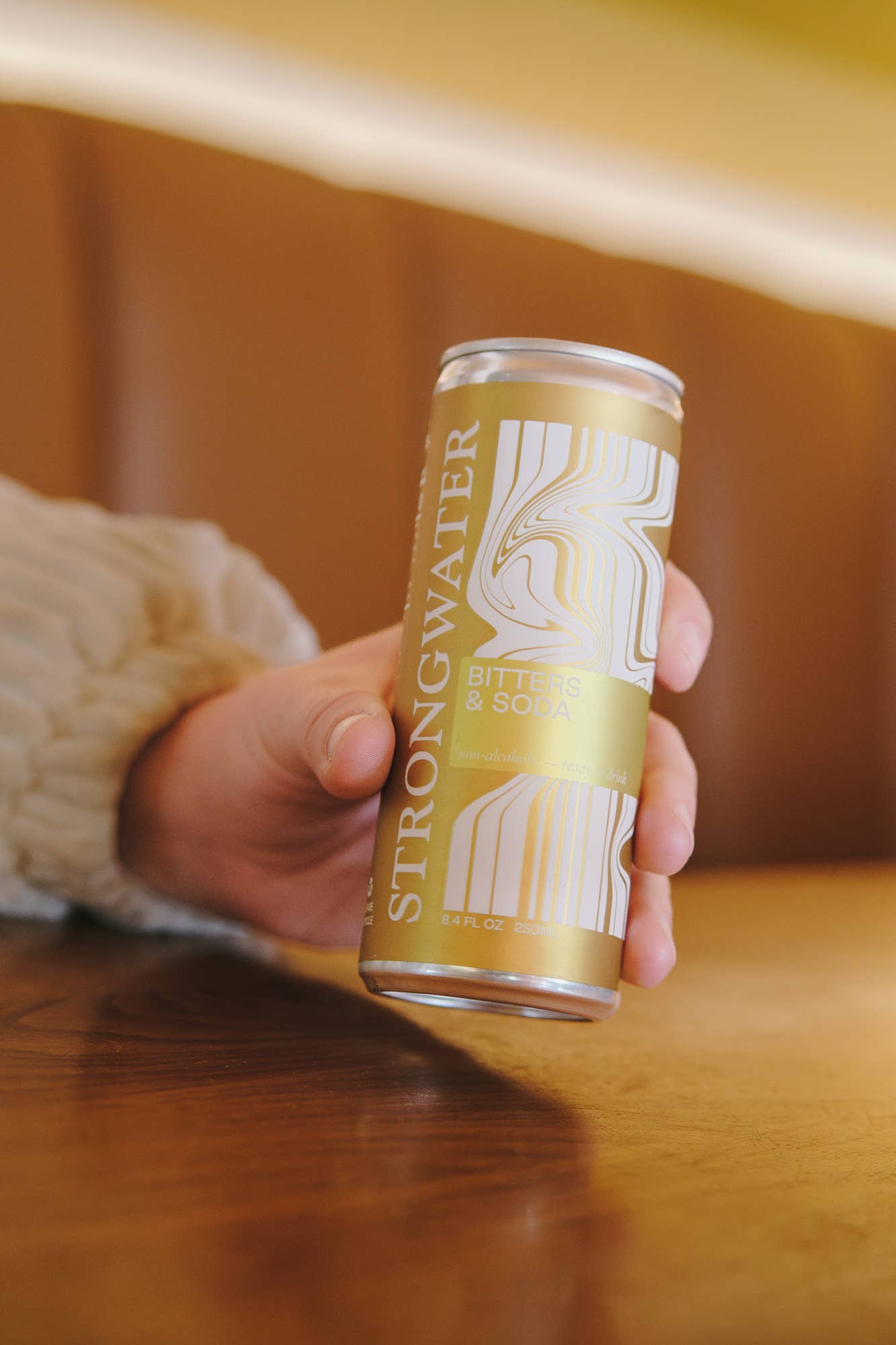 Strongwater – Großhandel Soda/kohlensäurehaltiges Getränk – Sprudelnder NA Golden Spritz - Bitters & Soda5