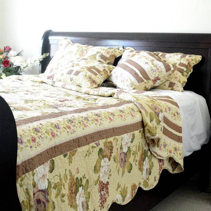 DaDalogy Bedding - Wholesale Bedding Set - DaDa Bedding Vintage Cottage Rose Garden Floral Ivory Yellow Cotton Scalloped Quilted Bedspread Set (DXJ103478)3