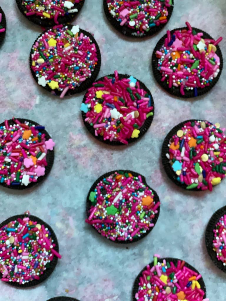 big fat cookie, llc - Wholesale Cookie - Oreo+ seasonal sprinkle Big Oreo top.4