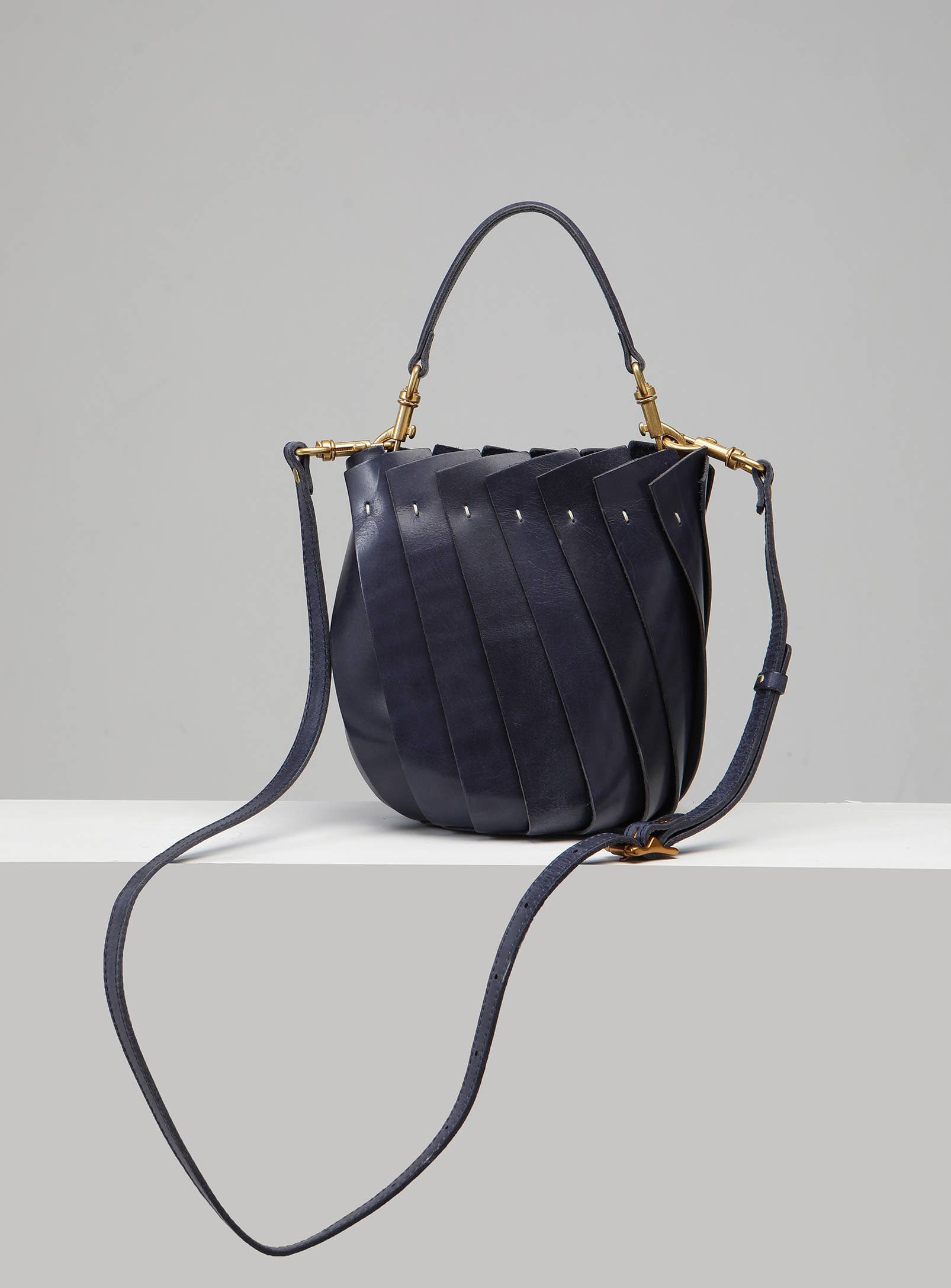 UPPDOO – wholesale Tote bag – Women's – Bloom Bucket Tote - Midnight1