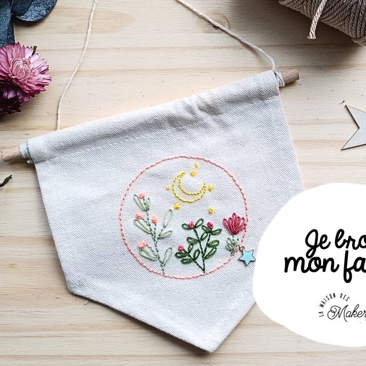 La Maison des Makers – wholesale Material för broderi/korsstygn – Broderisats: Min broderade flagga - ljus färg