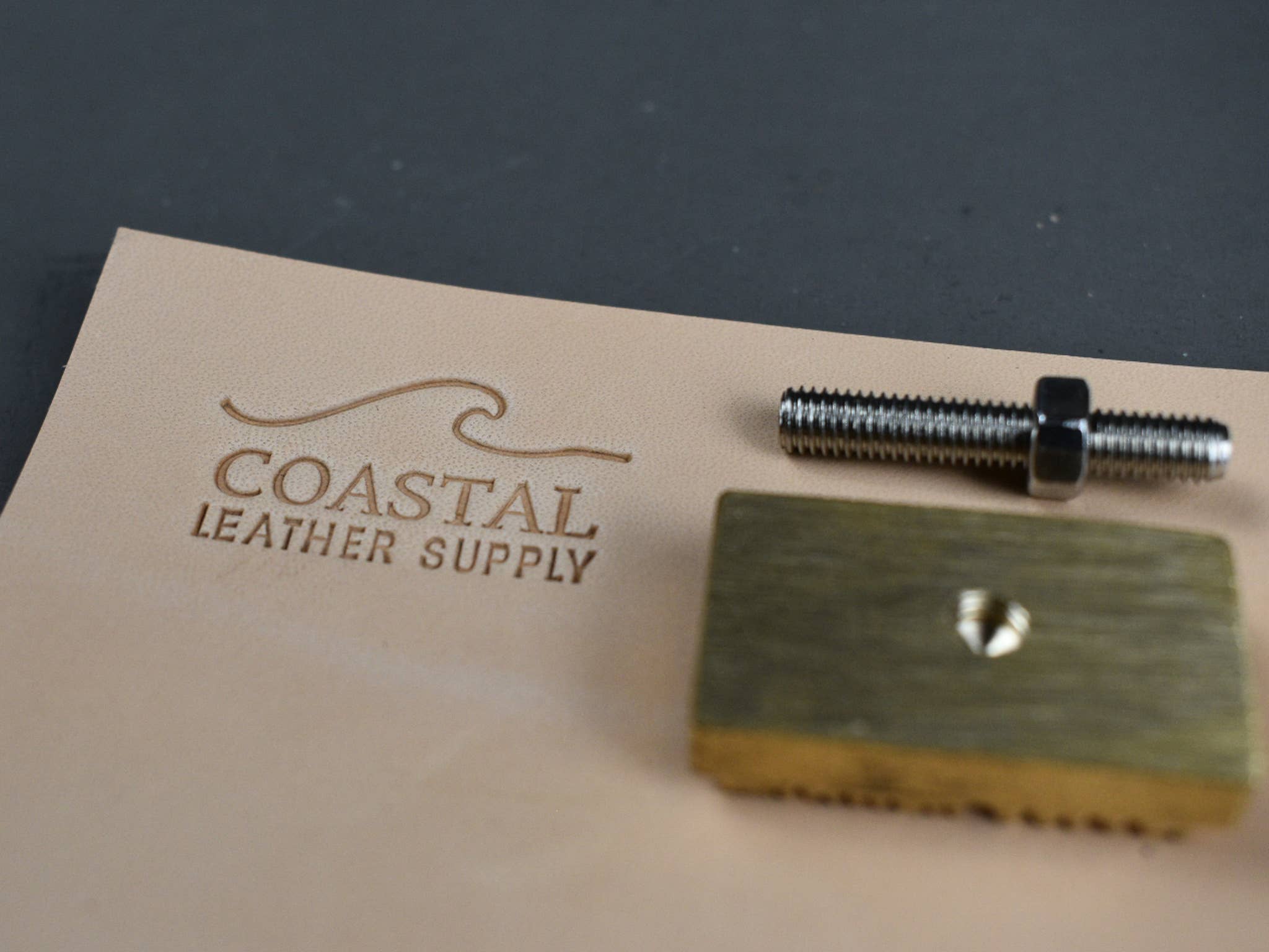 Integral Leather - Vendita all'ingrosso Timbro in gomma/decorativo - Personalizzazione del logo con stampa a rilievo0