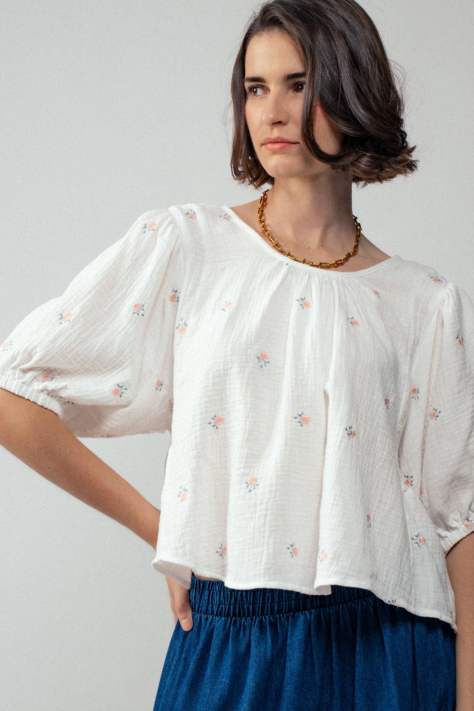 Urban Daizy - Wholesale Blouse - Women's - Floral Embroidered Gauze Blouse17