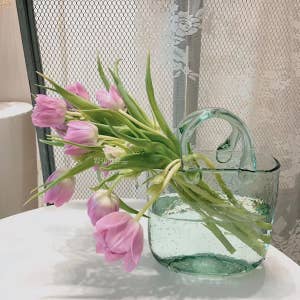 Purchase Wholesale glass flowers. Free Returns & Net 60 Terms on Faire