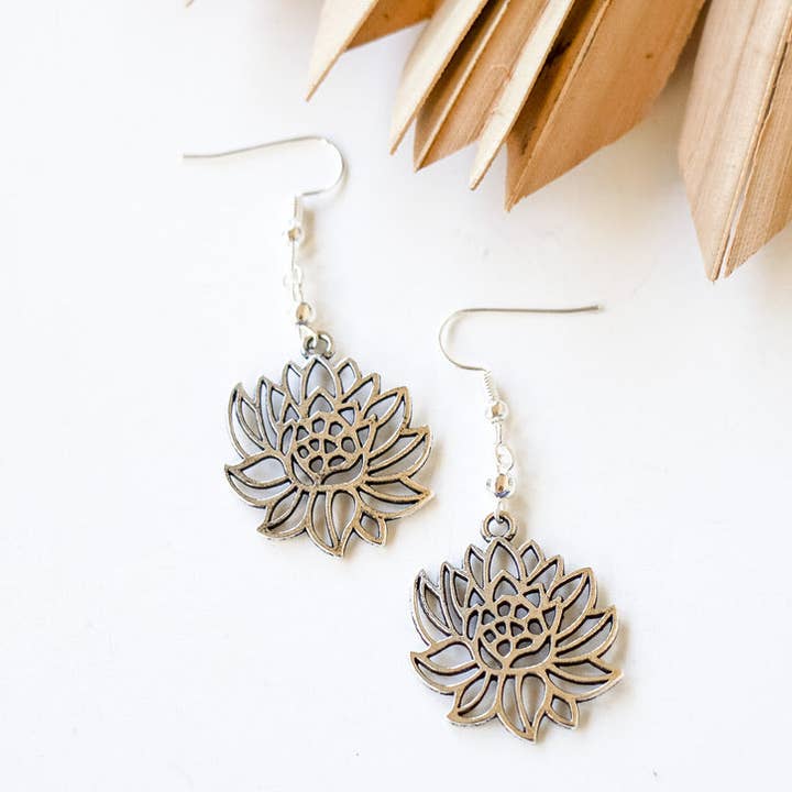 Bali Queen - Wholesale Dangle Earrings - Sm Lotus Alloy Earrings