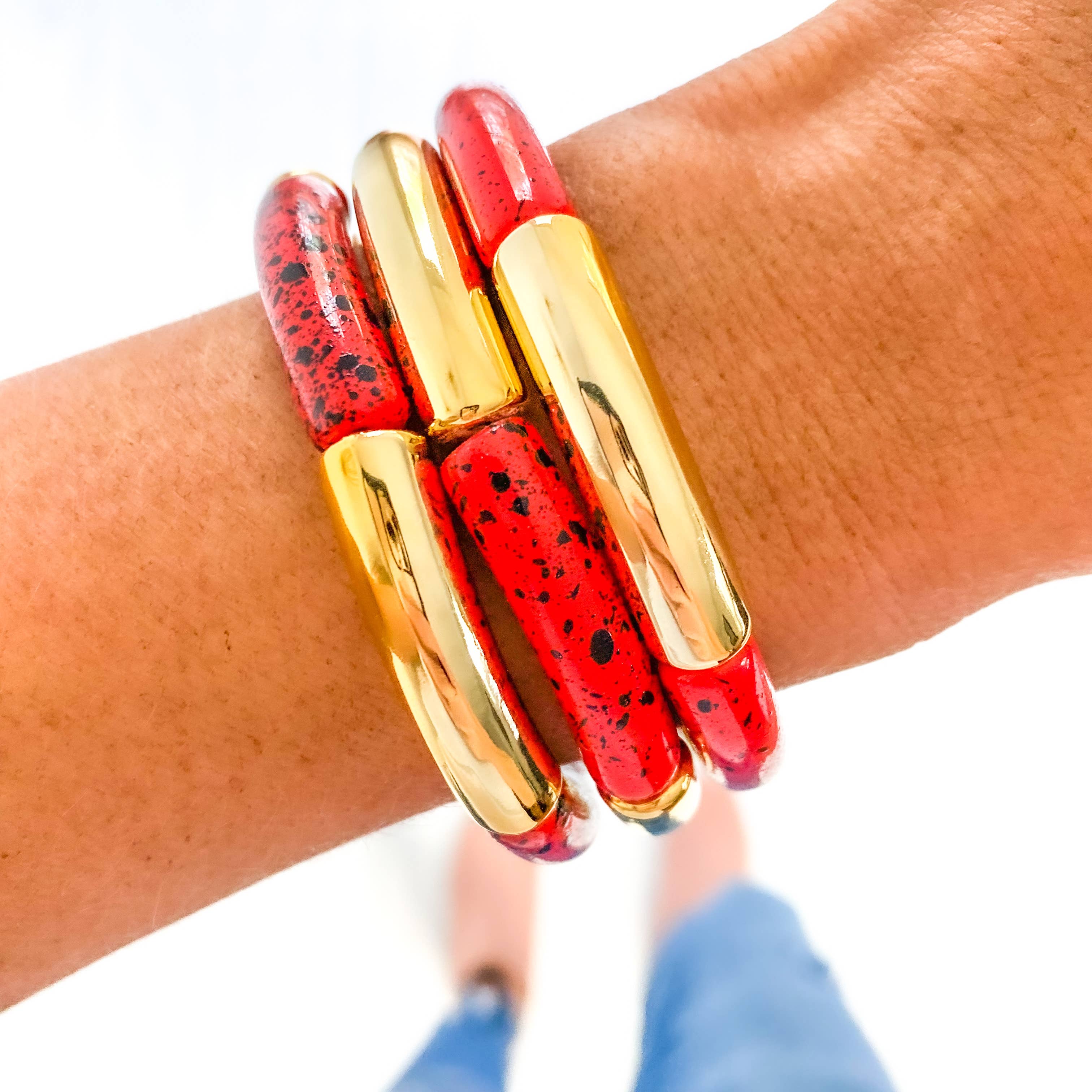 Savvy Bling - Wholesale Beaded Bracelet - Red & Black Speckle Acrylic Tube Bamboo Bracelet2