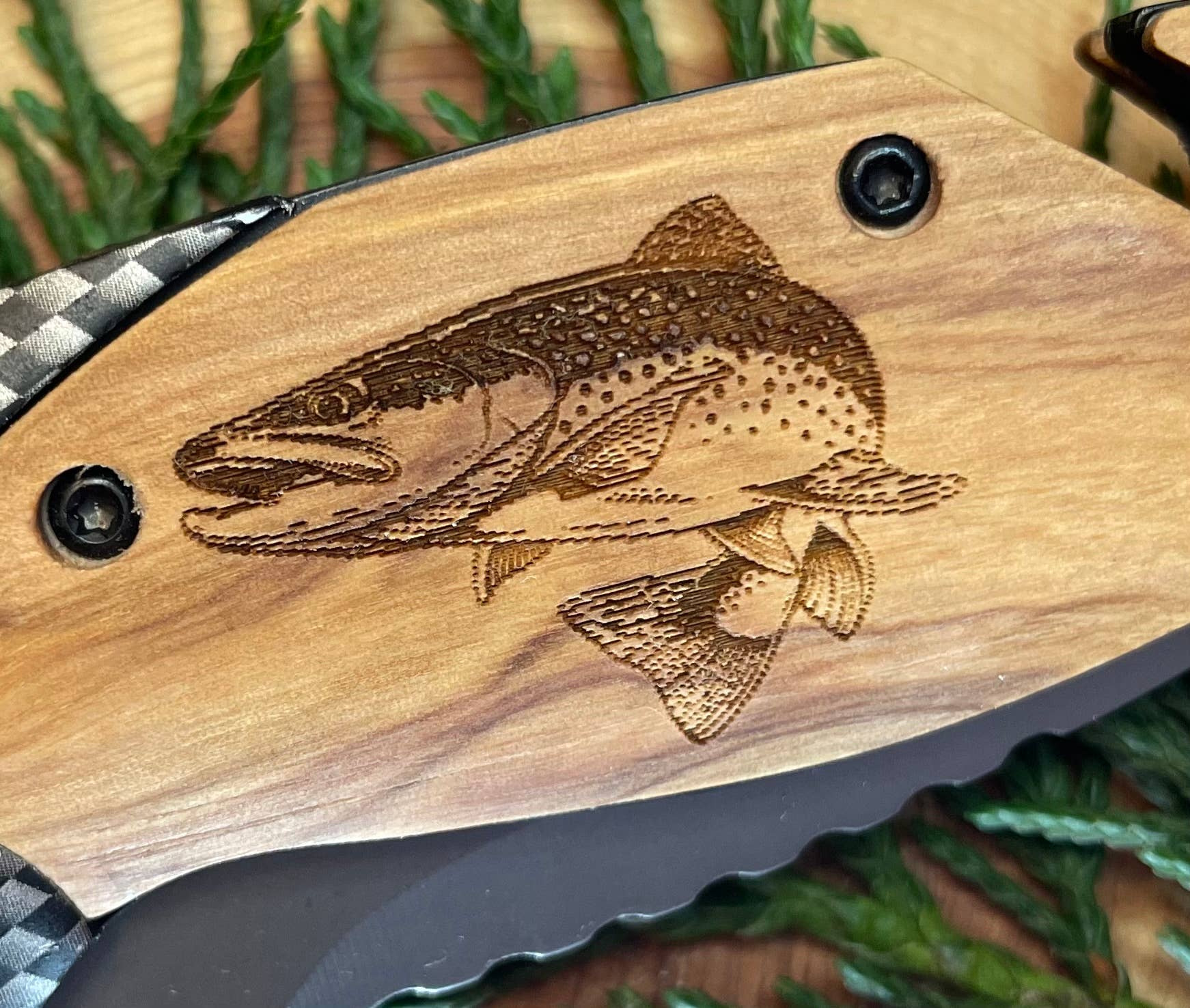 Quail Tail Laser Art - Wholesale Pocket Knife/Holder - Trout Knife2