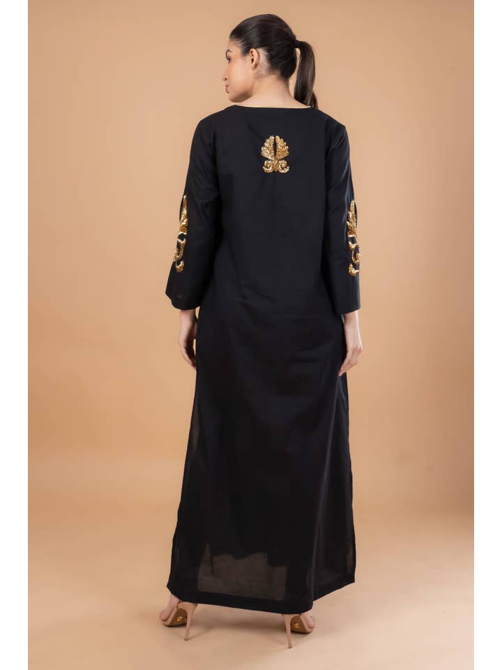 Anannasa Lifestyle - Wholesale Dress – Women's - VICKY SIMONE MAXI DRESS BLACK GOLD SEQUINS2