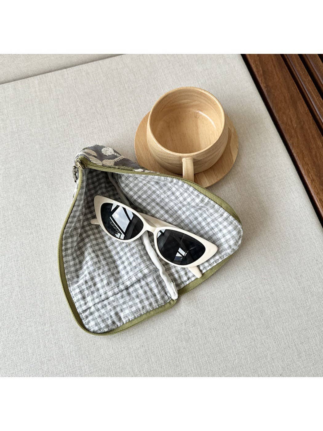 Funkyrel® Atzbranding Limited – wholesale Make-up/cosmetic bag – Cosbai - Embroidered Zipper Makeup Pouch6