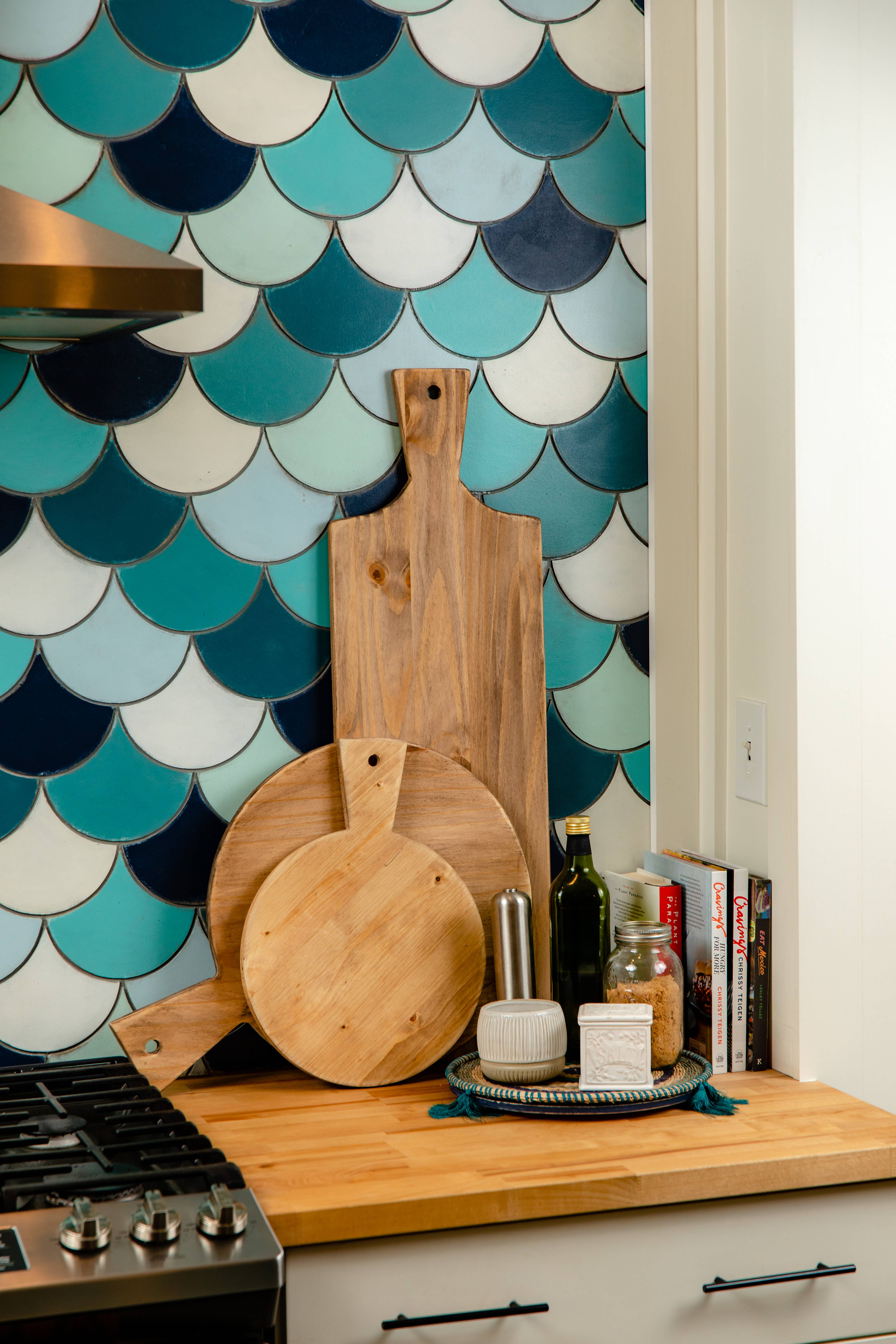 Grace Graffiti - Wholesale Cutting Board - Circle Wooden Paddle, Bread Board, Charcuterie, 23"2