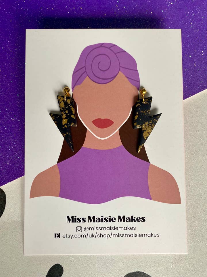 Brincos de argila polímero com folhas pretas e douradas - avail por atacado de Miss Maisie Makes