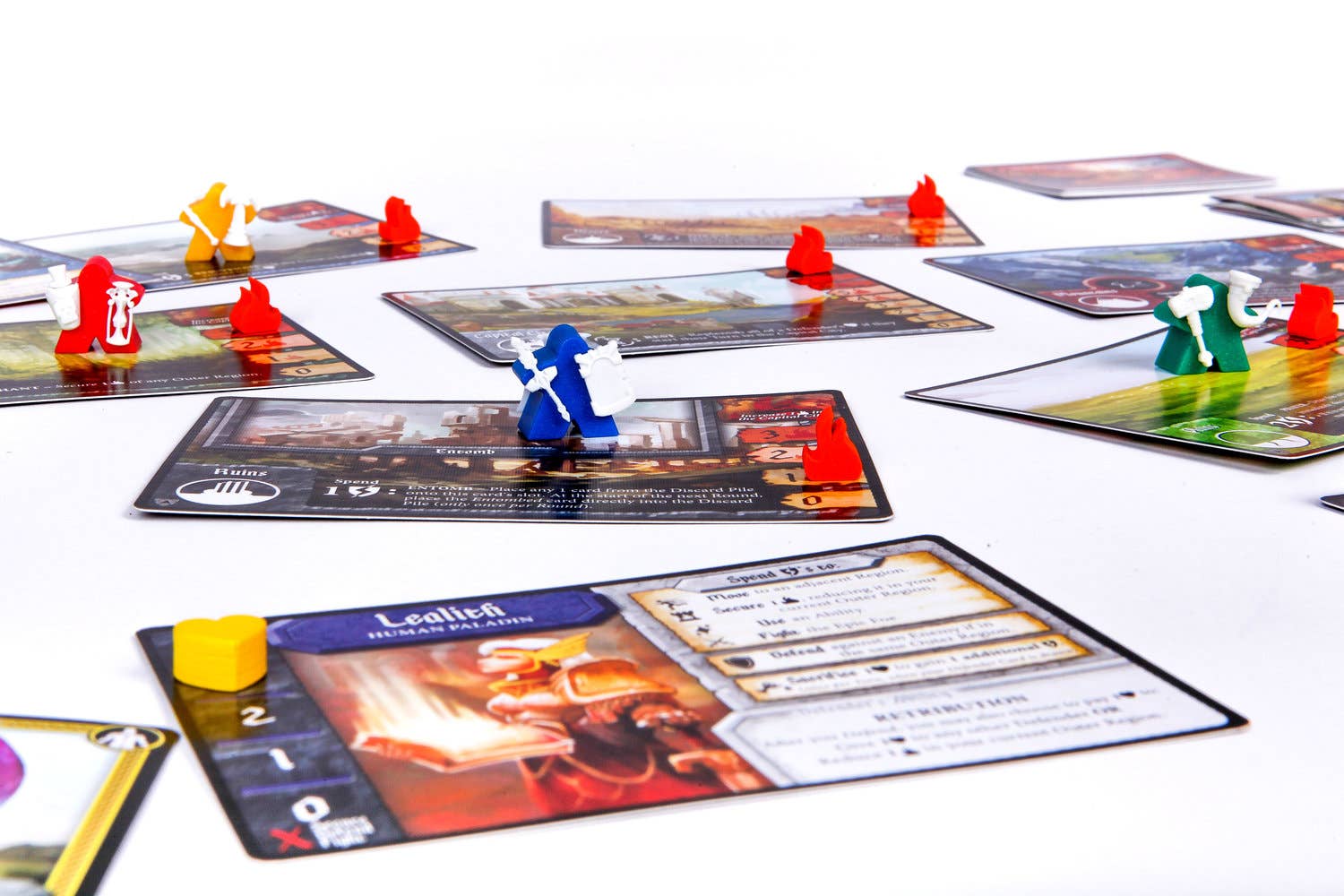 Gamelyn Games – wholesale Board game – Tiny Epic Defenders2