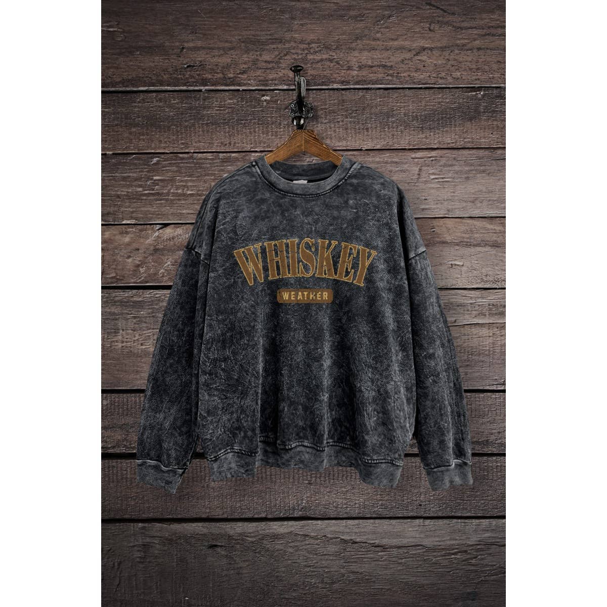 VINTAGE POINT USA – wholesale Sweatshirt med tryck - Dam – WHISKEY VÄDER GRAFISK MINERALTVÄTTAD SWEATSHIRT7
