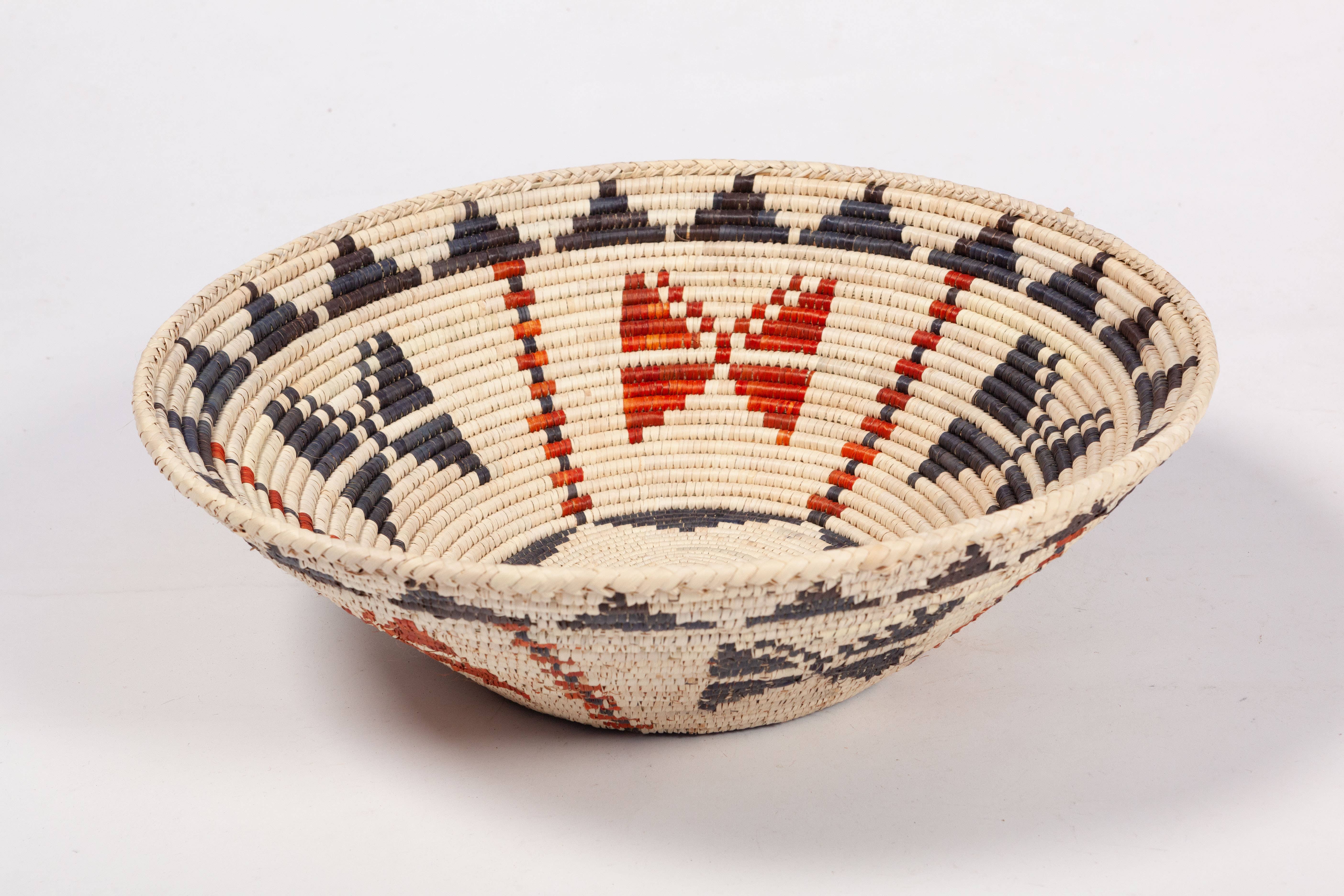 Intertrade s.a - Wholesale Basket - EXTRAFINE fruit bowl made of handwoven palm leaf1