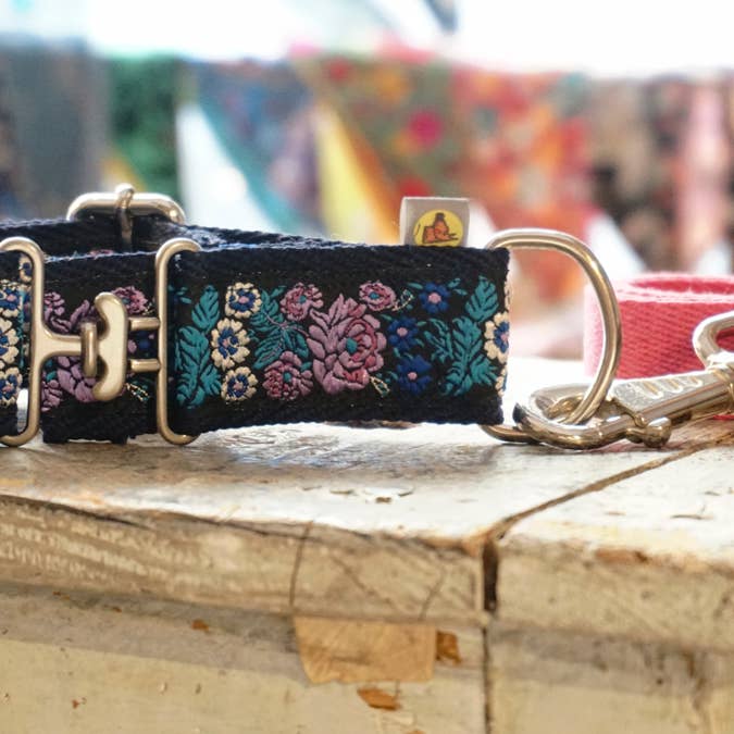 Necklace with Strap set for wholesale by hundsfutter