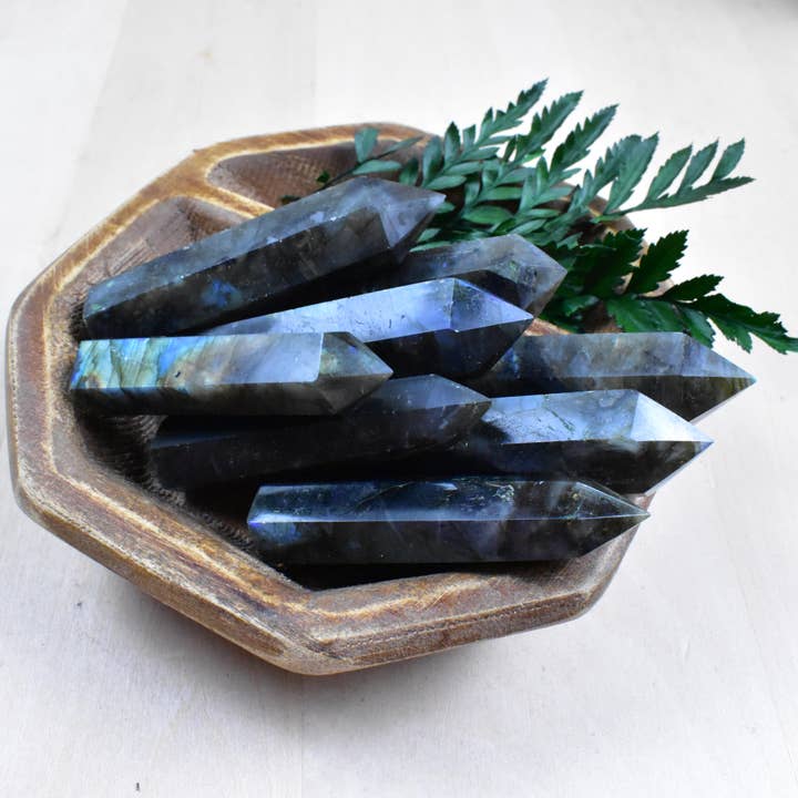 Pointe en pierre spirituelle en labradorite de 2,5 à 3 pouces pour la vente par Ewelina Pas Jewelry
