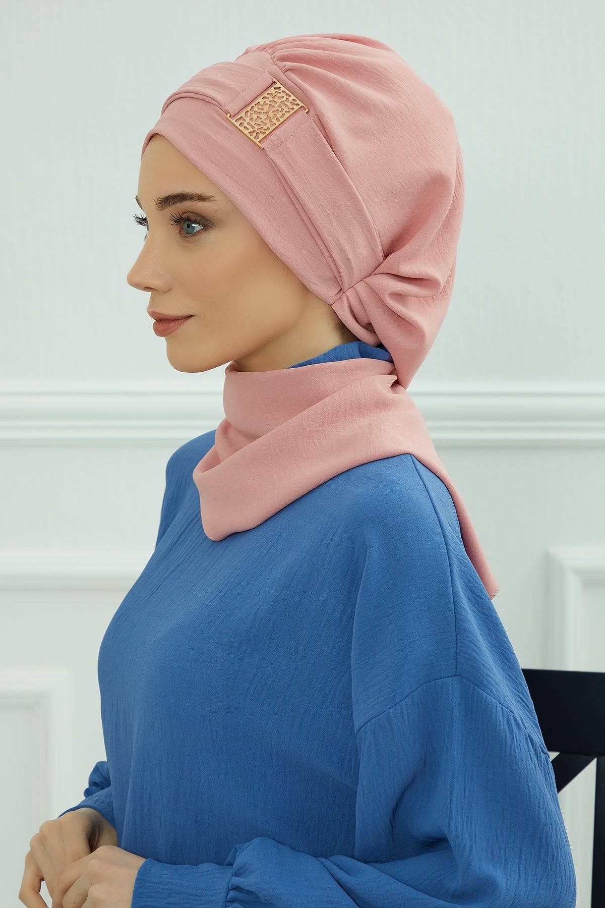 Aisha's Design – wholesale Hijab – Women’s – Modest Fashion Instant Aerobin Turban with Leopard Pattern Accessory, Pre-Tied Aerobin Hijab with Chic Metal Accessory,HT-11A4