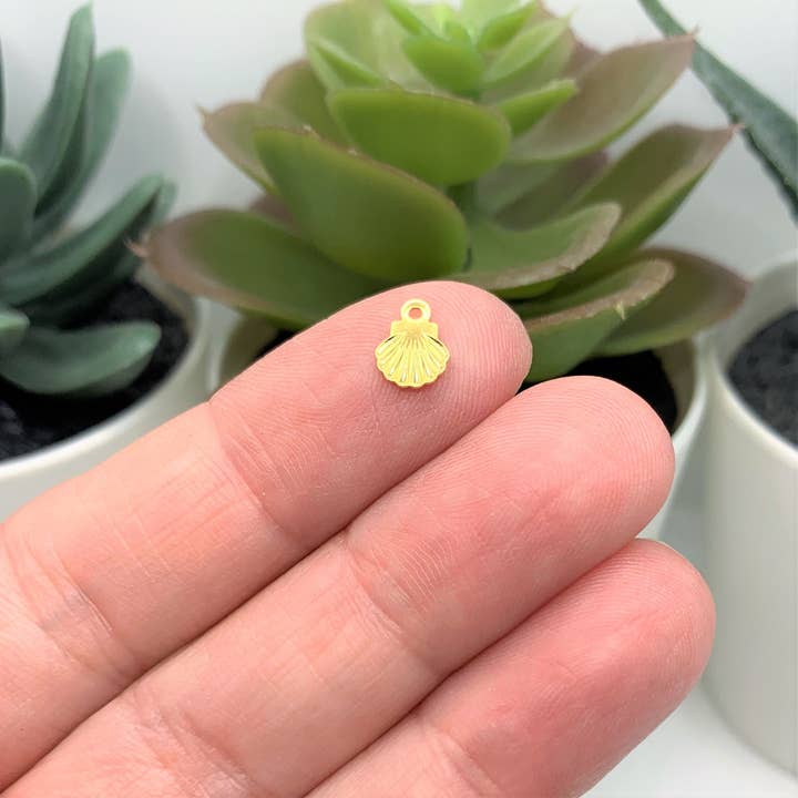 Guerrilla Charm - Wholesale Individual charm/pendant - Gold 304 Stainless Steel Tiny Sea Shell Charms, 8x6mm2