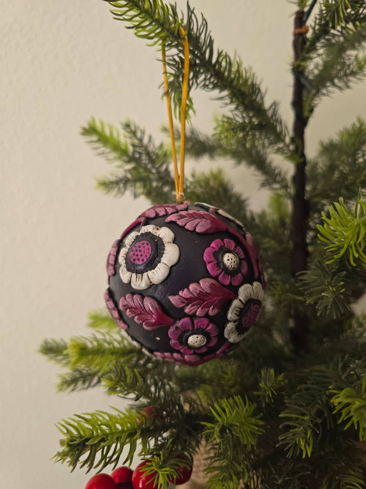 WUAMAN - Alpaca - Wholesale Ornament - Ceramic Ornaments | Handmade Ornaments | Holiday7