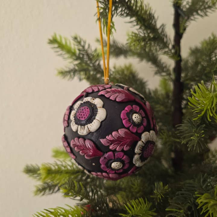 WUAMAN - Alpaca - Wholesale Ornament - Ceramic Ornaments | Handmade Ornaments | Holiday7