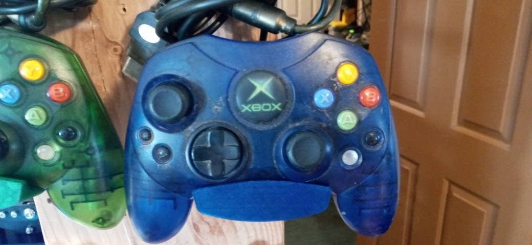 XALT 3D DESIGNS - Wholesale Wall Mounted Shelf - Xbox (OG) Controller S Wall Mount3