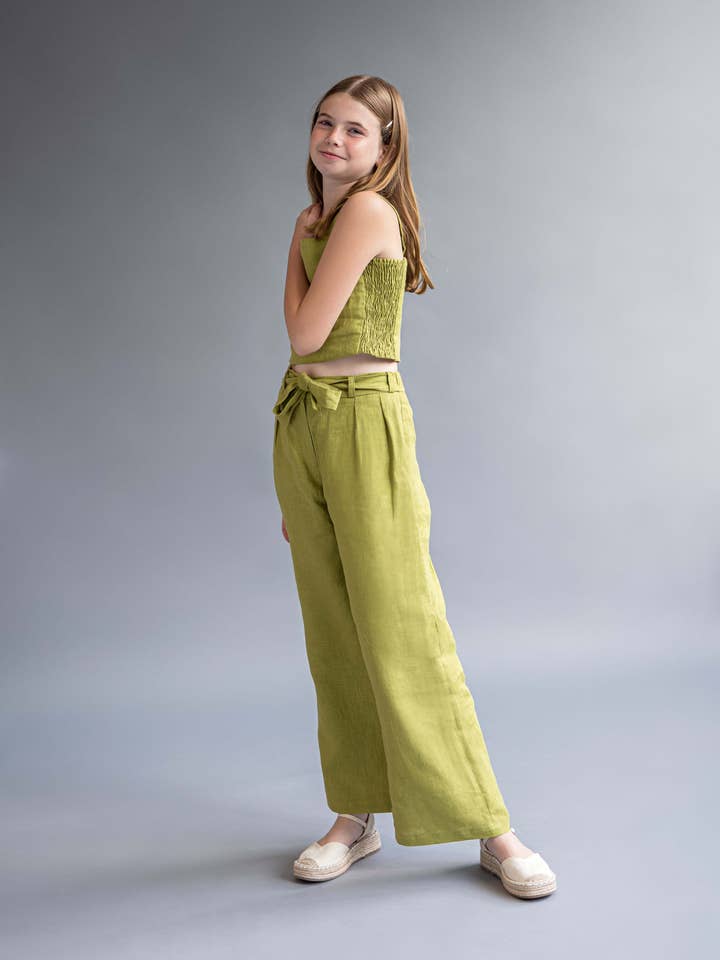 Pantalon en lin à jambes droites pour la vente par PAREA