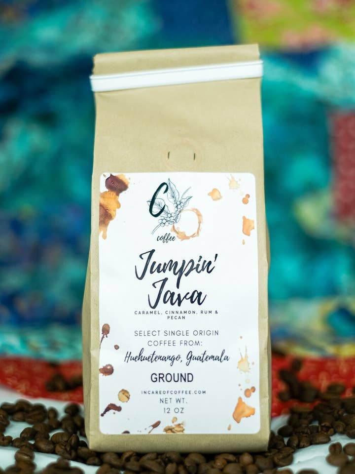 Jumpin' Java (Karamel, Kanel, Rom, & Pecan) for engroshandel hos In Care of Coffee