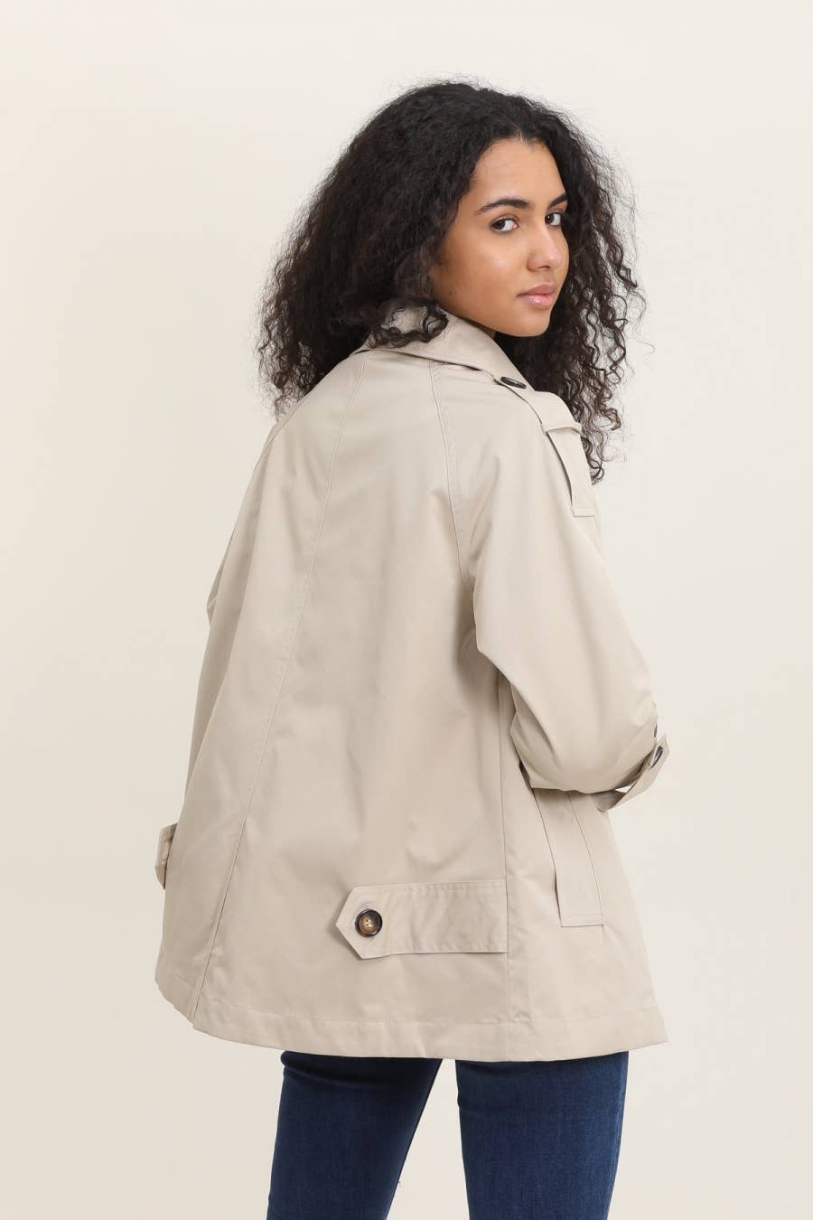 Attrait Paris - Vendita all'ingrosso Trench - Donna - Trench coat corto con bottoni invisibili2