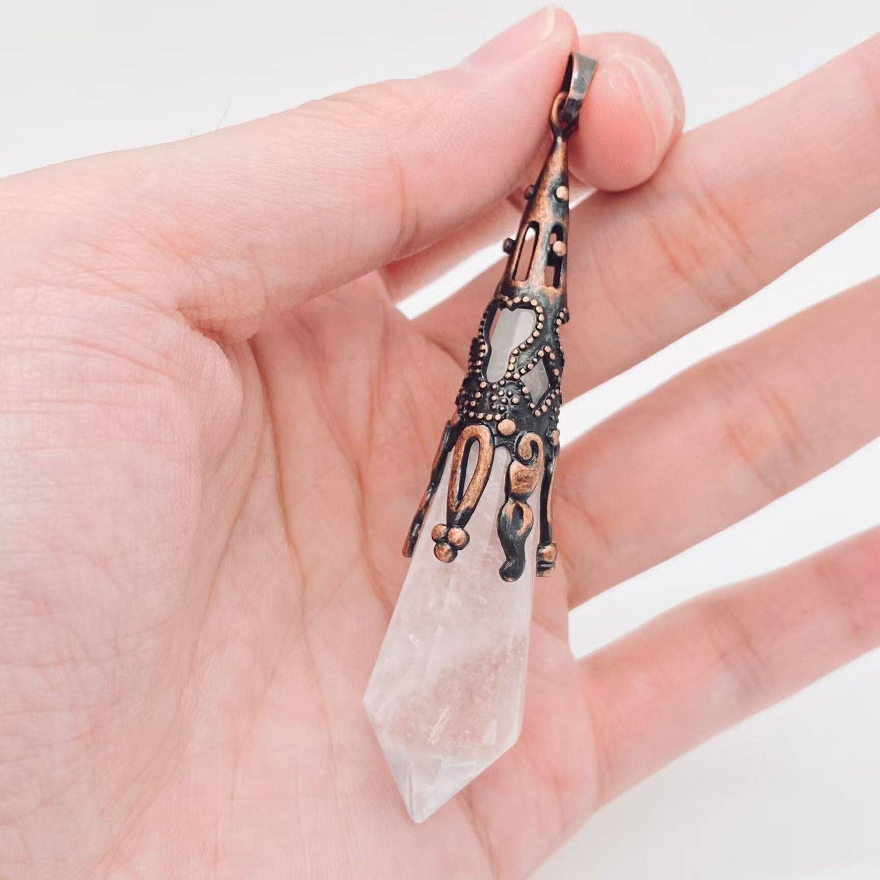 Mio Queena - Wholesale Spiritual Stone/Crystal - 12 Sided Shape Natural Stone Crystal  Chakra Pendulum - CS10