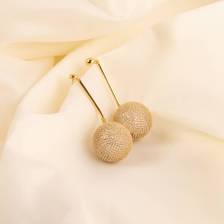 DISCO BALL ÖRHÄNGEN - GULD för wholesale av Emma By Jane