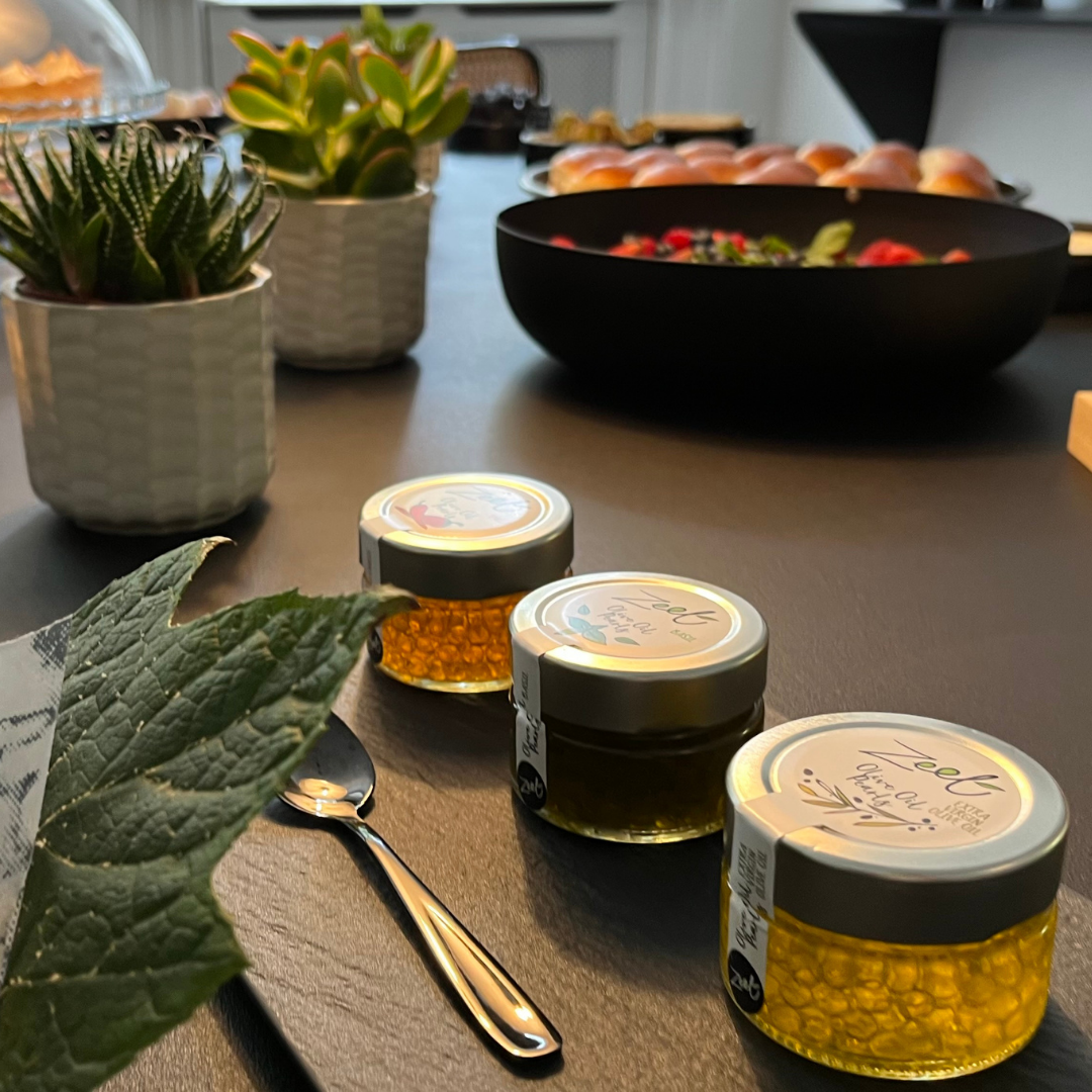 ZEET - Wholesale Olive Oil - BASIL EXTRA VIRGIN OLIVE OIL PEARLS 50G6