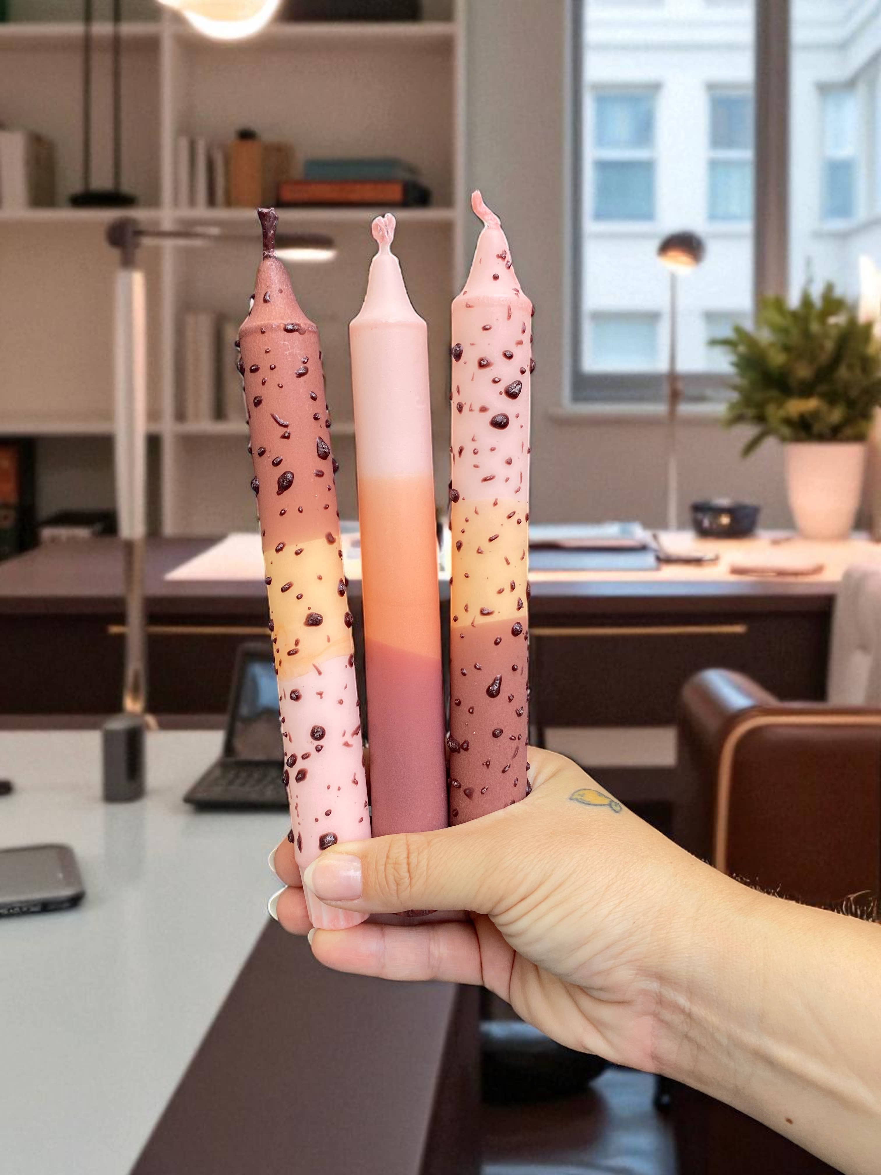 Kupkup HB. - Fi Design Studio Co. – vela pilar por atacado – Brilho Alegre | Vela Tapper Outono em Nova Iorque | 2,3x20 cm14