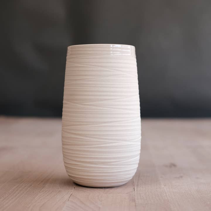 FHAR Studio - Wholesale Vase - dune - tulip vase - handmade, porcelain 1