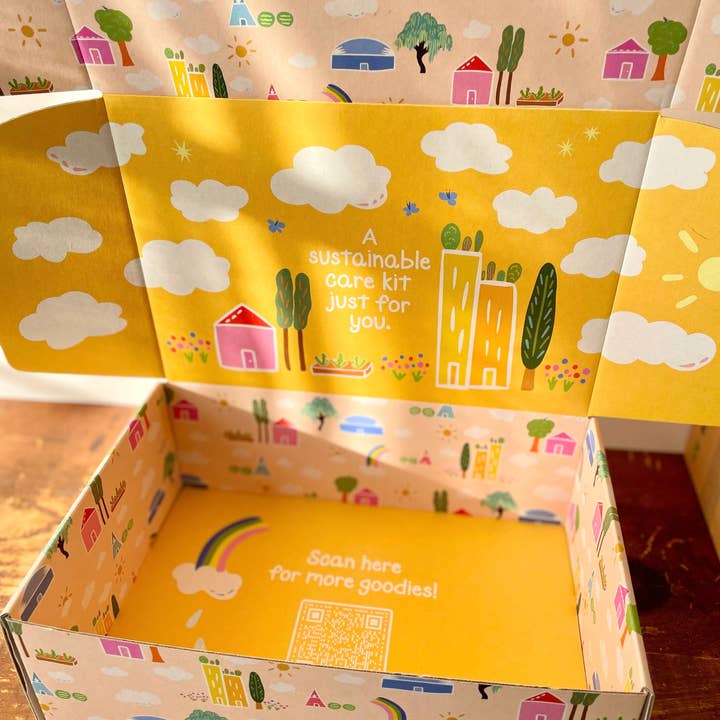 Posta decorativa per spedizioni Green Cities (30,5 x 20,3 x 10,2 cm) per la vendita all'ingrosso da parte di UpRoot Design Studio