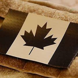 Infrarot-Kanadische-Flaggenaufnäher - Tan & Schwarz für den Großhandel von BritKitUSA