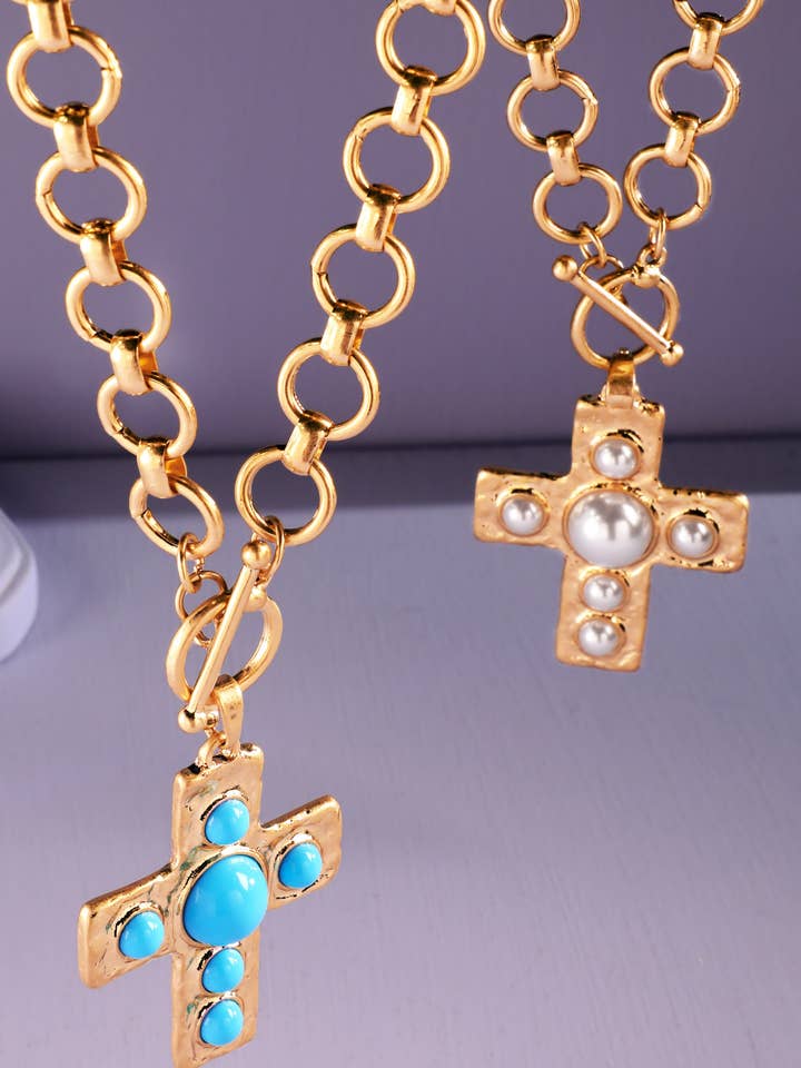 Large Chain Necklace with Cross Pendant for wholesale by Urbanista