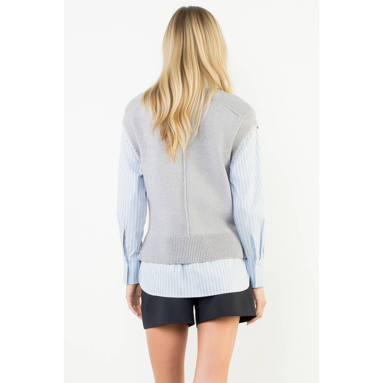 THML - Vendita all'ingrosso Maglietta - Donna - Top a strati in maglia a V in tessuto misto4