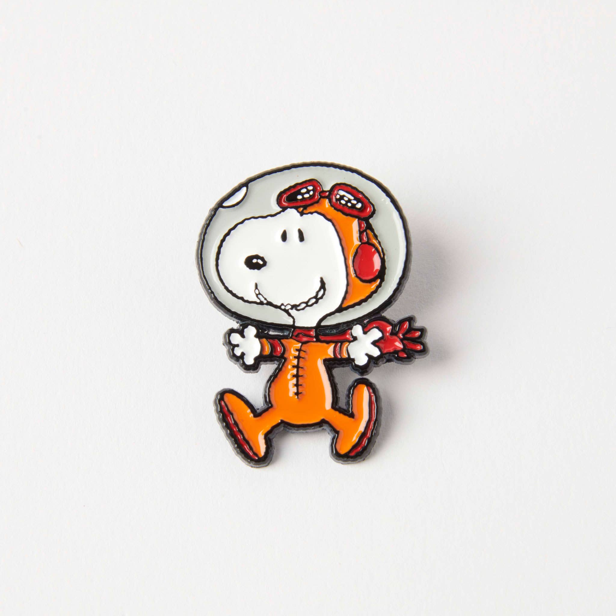Magpie – wholesale Lapel pin/button – Peanuts Space  Pin - Snoopy1