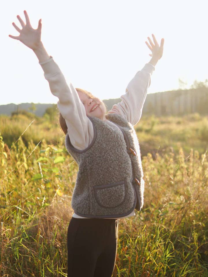 Wollen bodywarmer - Black Tea kids for wholesale by We Are Wovens