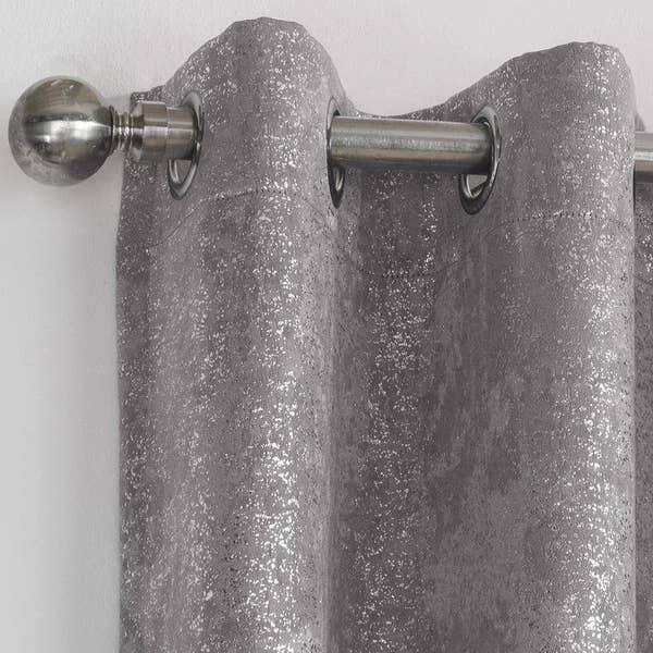 Tende oscuranti con occhielli Halo Ready Made, colore grigio per la vendita all'ingrosso da parte di Terrys