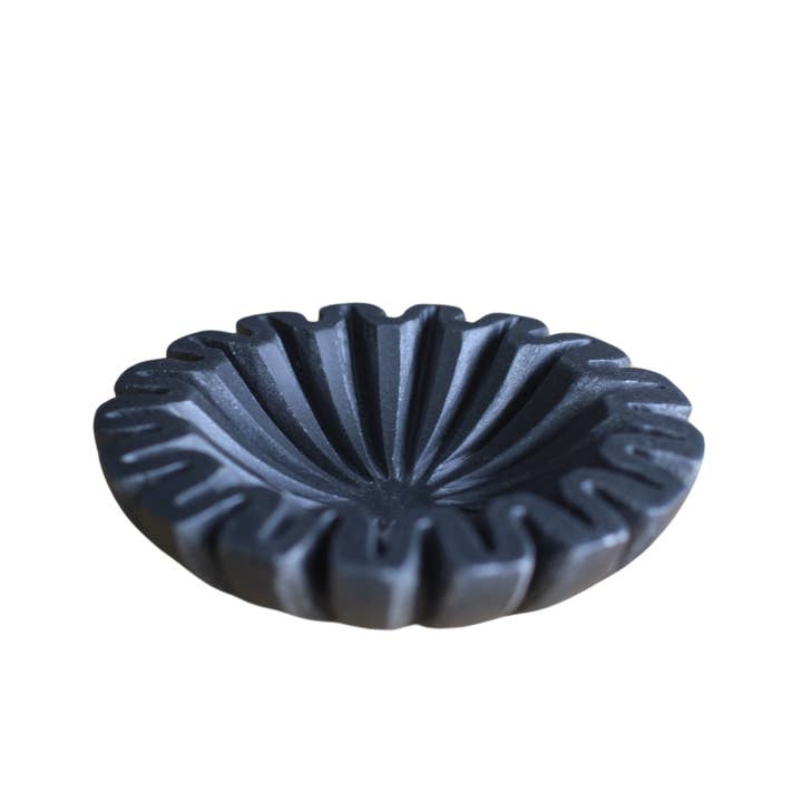 Luxe B Co - Wholesale Decorative plate/dish/bowl - Marble Fluted Scalloped Bowl Black1
