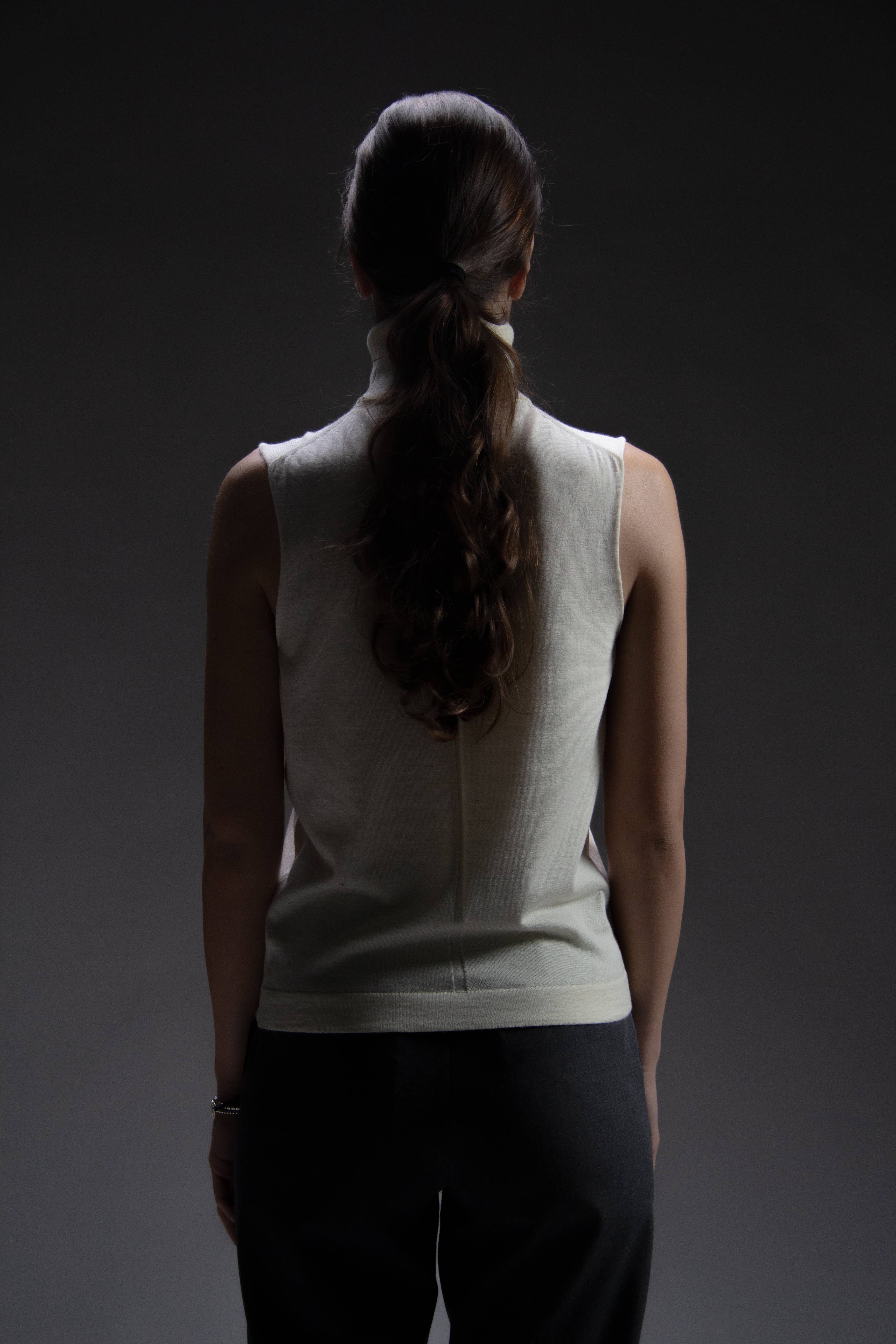 Lèmme - Wholesale Knit Sweater - Women's - Sleeveless turtleneck sweater in wool and silk4