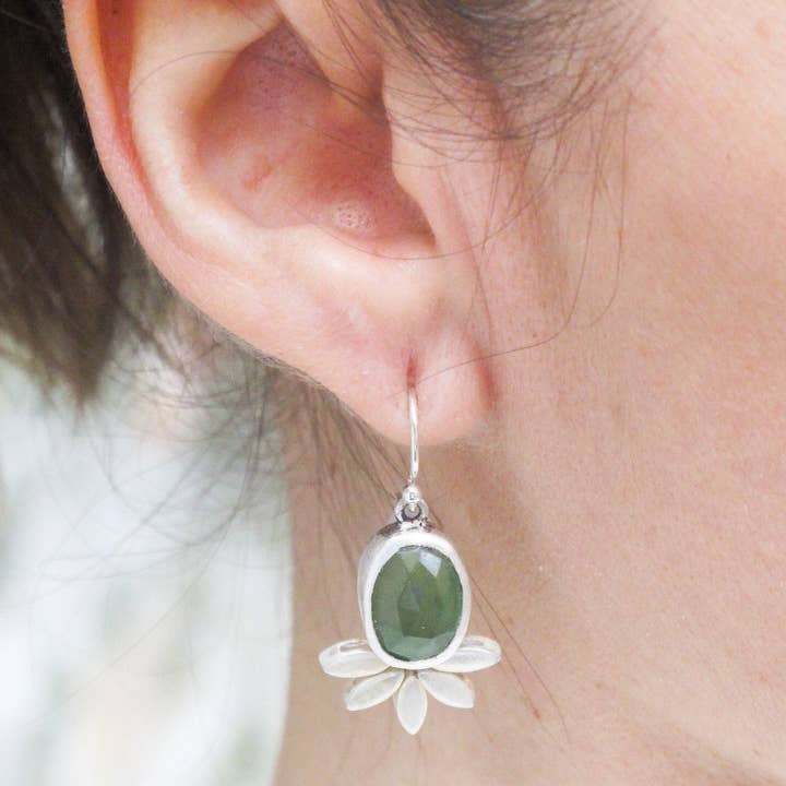 Groene Serpentine Leaf Dangle Oorbellen, Sterling Zilver voor wholesale door idiliusjewelry